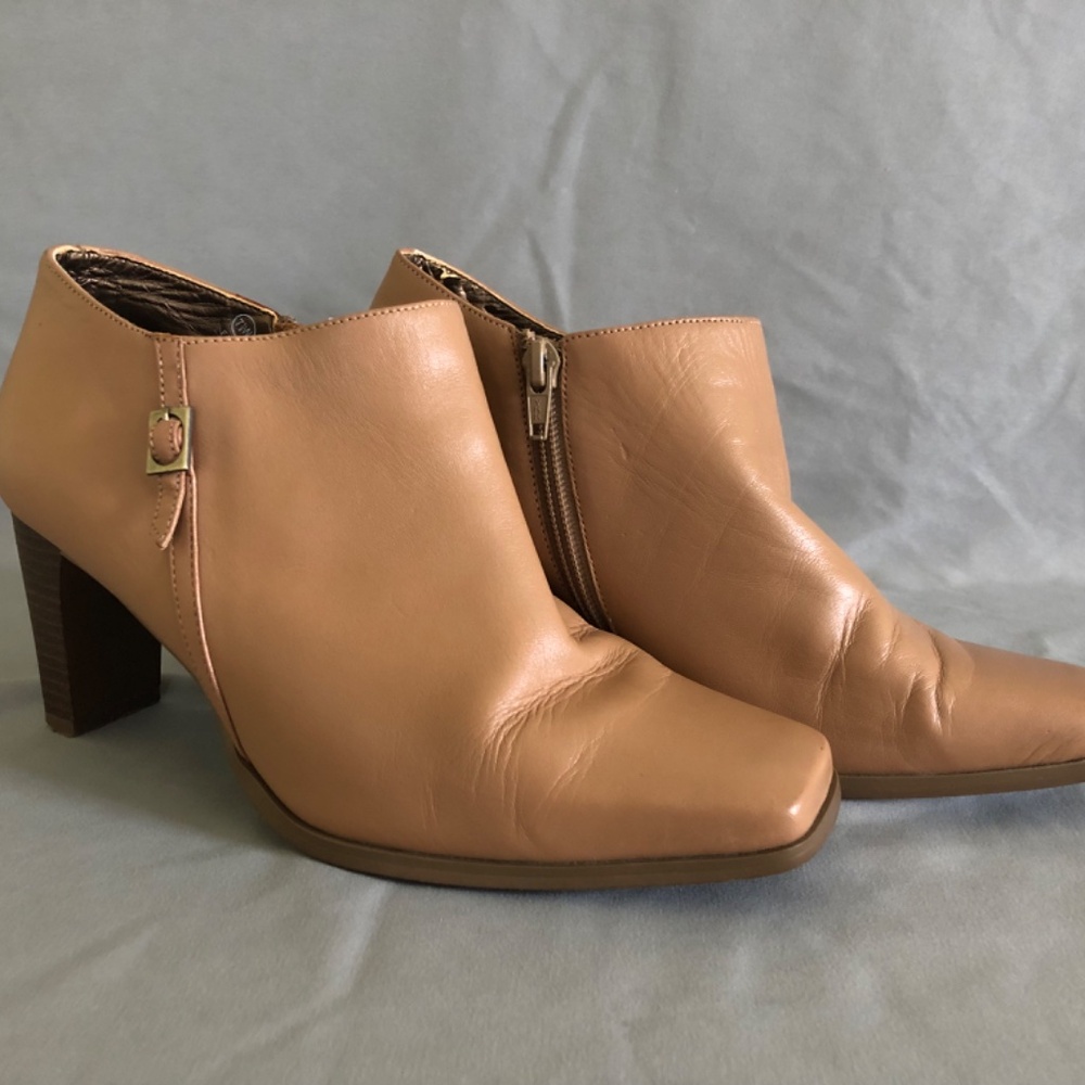 Markon Tan Leather Ankle Boots